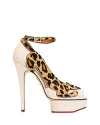 Светло-коричневые туфли с леопардовым принтом от Charlotte Olympia