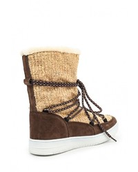 Светло-коричневые угги от Kylie