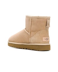 Светло-коричневые угги от UGG Australia