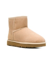 Светло-коричневые угги от UGG Australia
