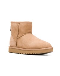 Светло-коричневые угги от UGG Australia