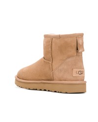 Светло-коричневые угги от UGG Australia