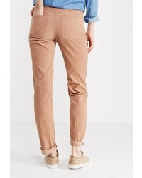 Светло-коричневые узкие брюки от Modis