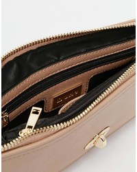 Светло-коричневый клатч от Dune