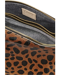 Светло-коричневый кожаный клатч с леопардовым принтом от Clare Vivier