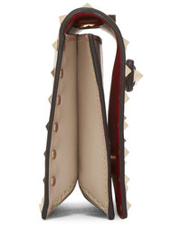 Светло-коричневый кожаный клатч от Valentino