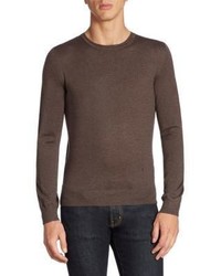 Светло-коричневый пушистый свитер с круглым вырезом