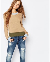 Женский светло-коричневый свитер с круглым вырезом