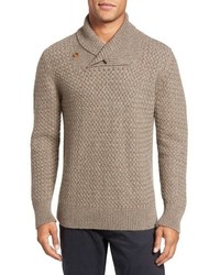 Светло-коричневый свитер с отложным воротником