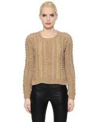 Светло-коричневый свитер с украшением
