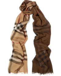 Женский светло-коричневый шелковый шарф в клетку от Burberry