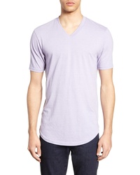 Светло-фиолетовая футболка с v-образным вырезом