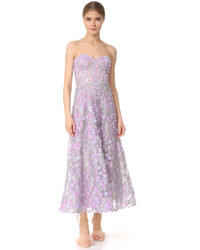 Светло-фиолетовое вечернее платье с вышивкой