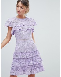 Светло-фиолетовое кружевное платье с пышной юбкой от Liquorish
