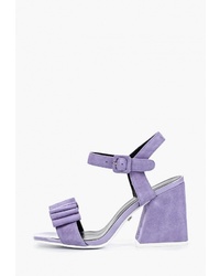 Светло-фиолетовые замшевые босоножки на каблуке от Laura Valorosa