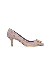 Светло-фиолетовые кружевные туфли от Dolce & Gabbana