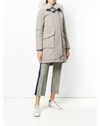 Женская серая парка от Woolrich