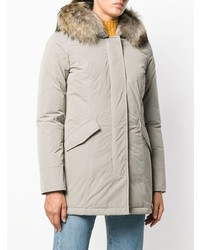 Женская серая парка от Woolrich
