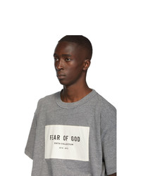 Мужская серая футболка с круглым вырезом с принтом от Fear Of God