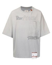 Мужская серая футболка с круглым вырезом с принтом от Maison Mihara Yasuhiro