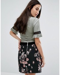 Женская серая футболка от Boohoo