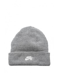 Женская серая шапка от Nike