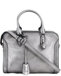 Серебряная большая сумка от Alexander McQueen