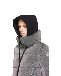 Женская серебряная куртка-пуховик от Moncler