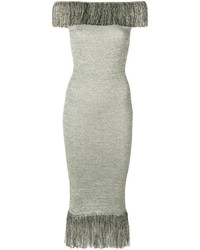 Серебряное платье с открытыми плечами c бахромой от Christopher Kane