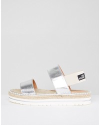 Женские серебряные босоножки от Love Moschino