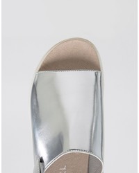 Женские серебряные босоножки от Monki