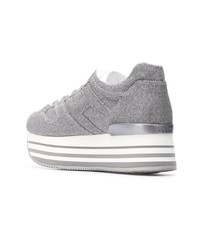 Серебряные замшевые кроссовки на танкетке от Hogan