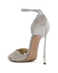 Серебряные кожаные босоножки на каблуке от Casadei