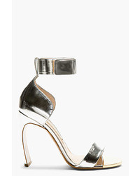 Серебряные кожаные босоножки на каблуке от Nicholas Kirkwood