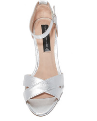 Женские серебряные кожаные босоножки от Steven