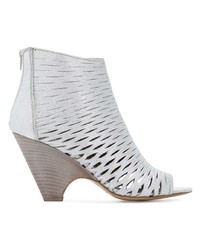 Серебряные кожаные ботильоны от Strategia