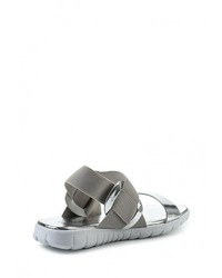Серебряные кожаные сандалии на плоской подошве от Renda