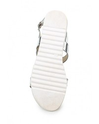 Серебряные кожаные сандалии на плоской подошве от Renda