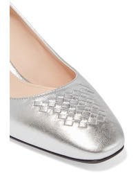 Серебряные кожаные туфли от Bottega Veneta