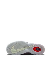 Мужские серебряные кроссовки от Nike