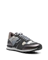 Мужские серебряные кроссовки от Valentino Garavani