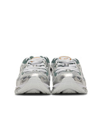 Женские серебряные кроссовки от Asics