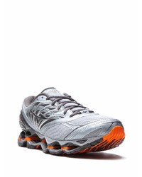 Мужские серебряные кроссовки от Mizuno