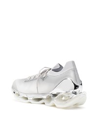 Мужские серебряные кроссовки от Mizuno