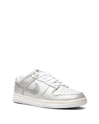 Мужские серебряные низкие кеды от Nike