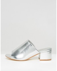 Серебряные сабо от Boohoo