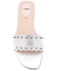 Серебряные сандалии на плоской подошве с шипами от Fendi