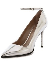 Серебряные туфли от DKNY