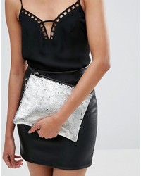 Серебряный клатч с пайетками от Oasis