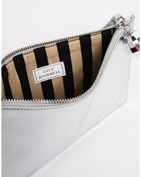 Серебряный кожаный клатч от Lulu Guinness